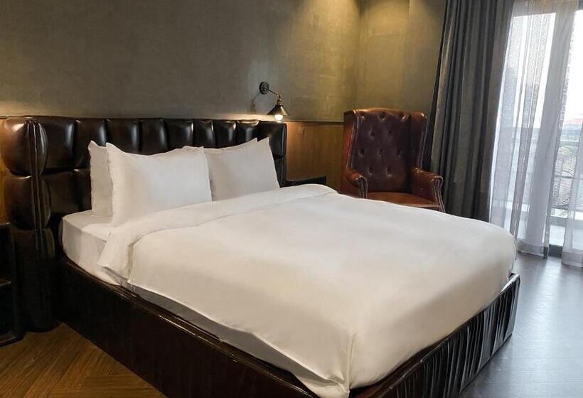 בית מלון כפרי Check Inn Phnom Penh Bkk1