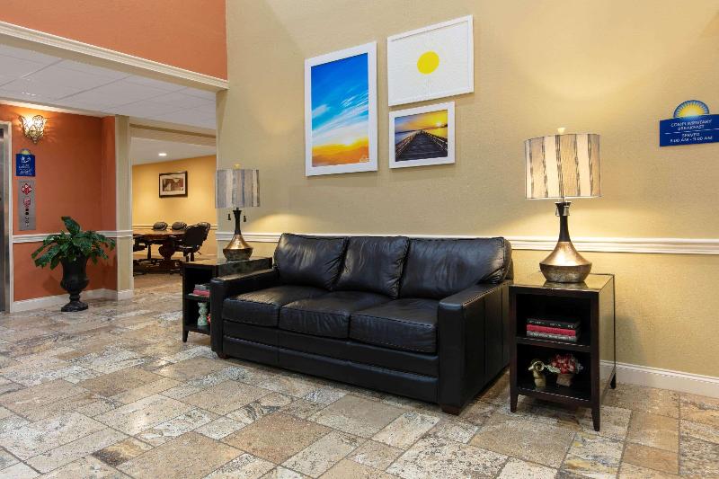 בית מלון כפרי Days Inn & Suites By Wyndham Florence/jackson Area