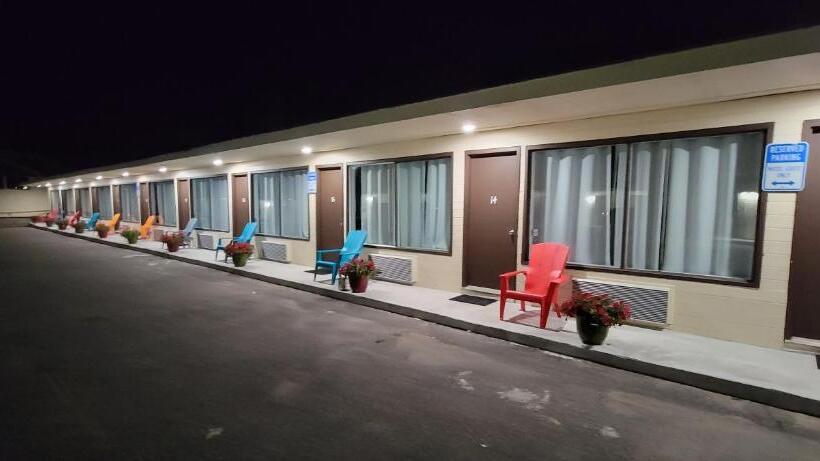 מוטל North Shore Wayside Inn
