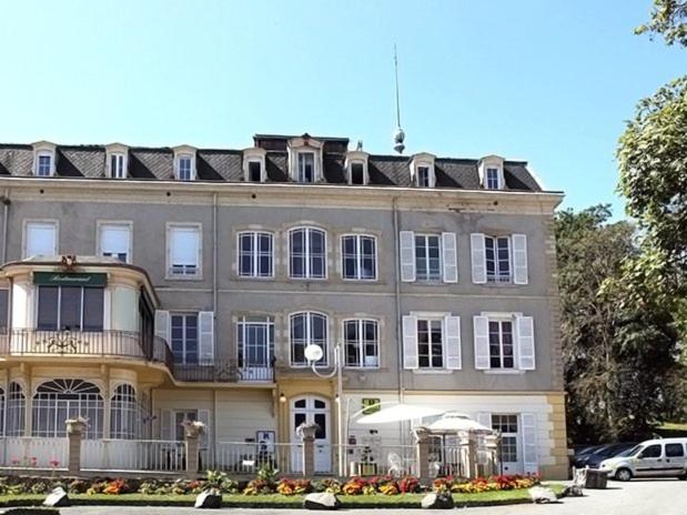 فندق Logis Grand Hôtel Bourbon Lancy