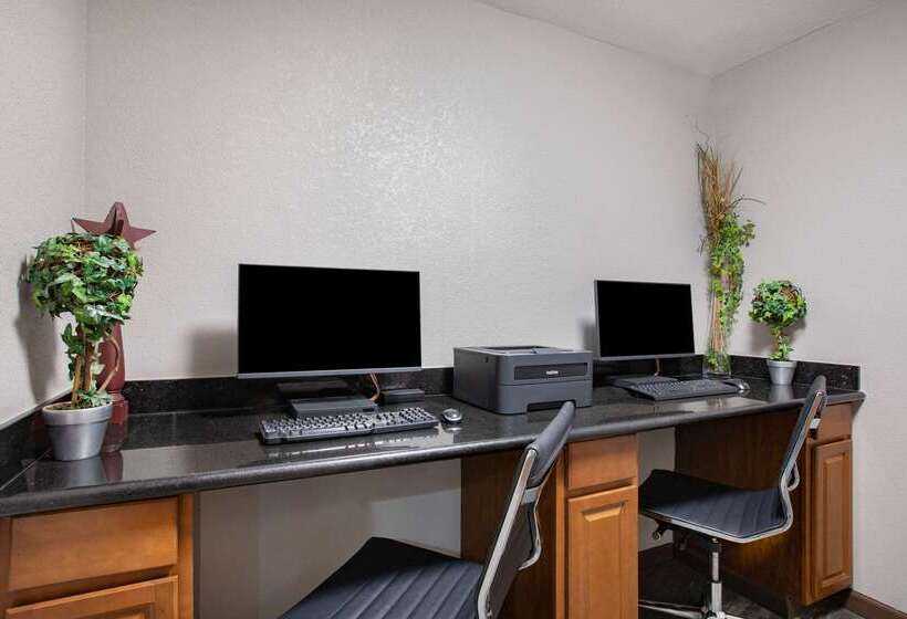 בית מלון כפרי Americinn By Wyndham Pella