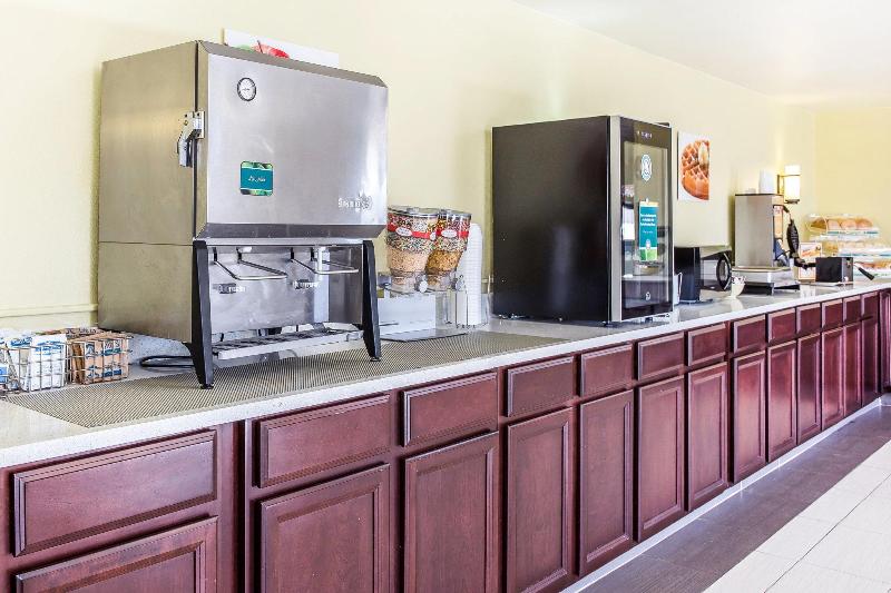 בית מלון כפרי Baymont By Wyndham Walterboro