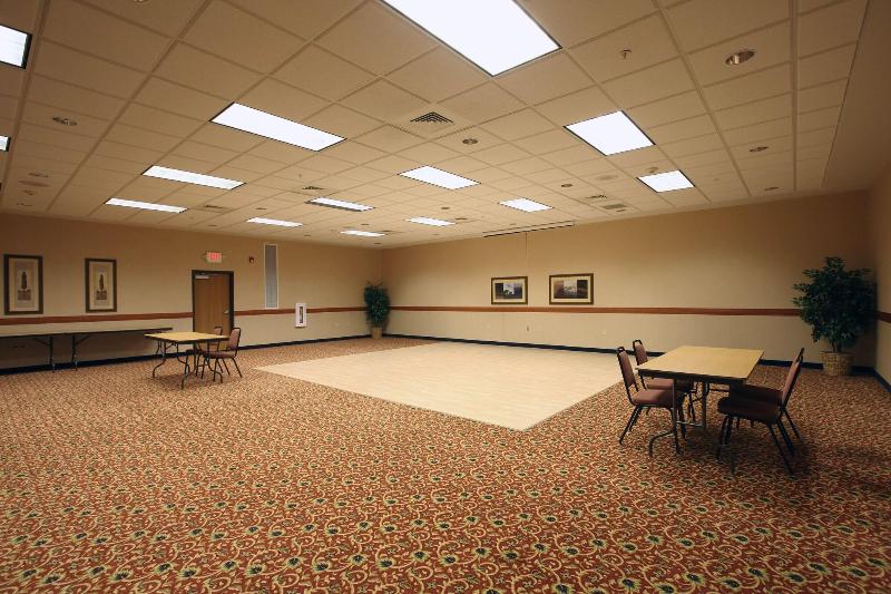 Boarders Inn & Suites By Cobblestone Hotels   Shawano