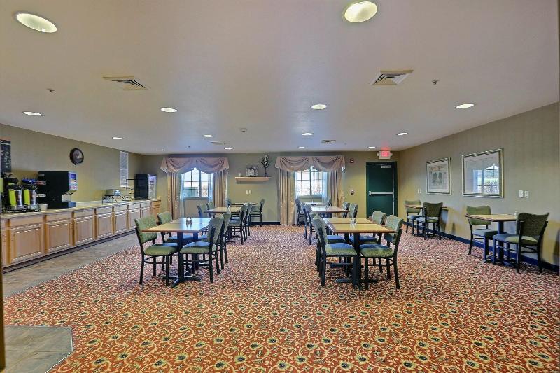 Boarders Inn & Suites By Cobblestone Hotels   Shawano