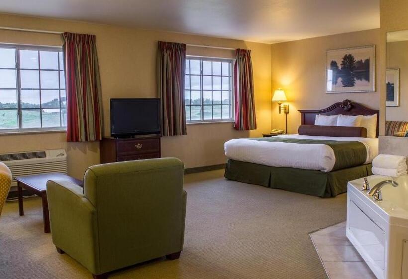 Boarders Inn & Suites By Cobblestone Hotels   Shawano