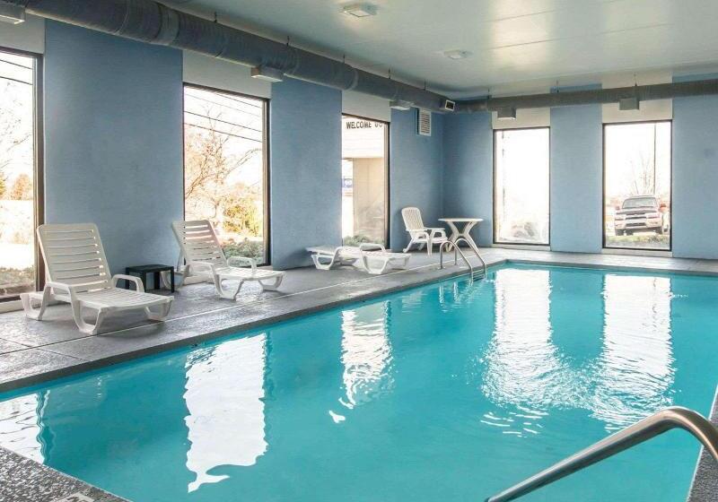 ホテル Comfort Inn & Suites