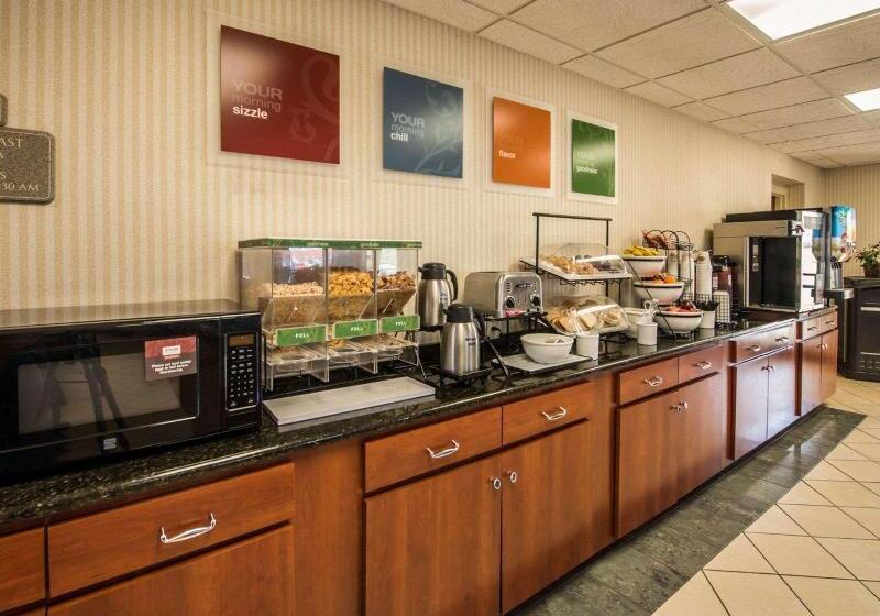 ホテル Comfort Inn & Suites