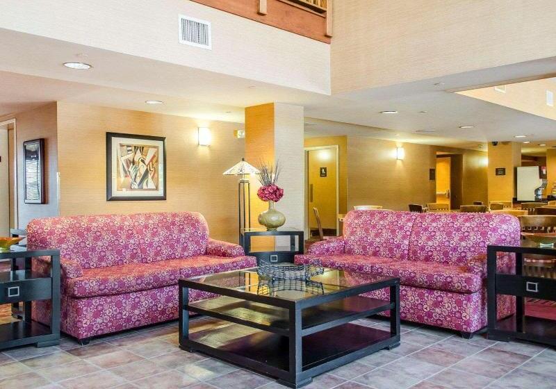 酒店 Comfort Inn & Suites