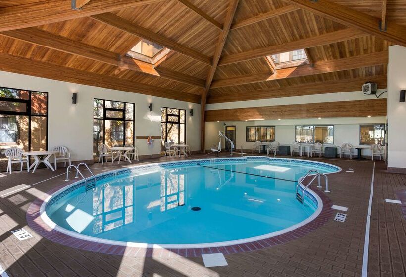 בית מלון כפרי Comfort Inn & Suites Branson Meadows