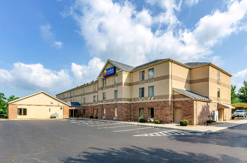 Отель Comfort Inn & Suites Christiansburg I 81