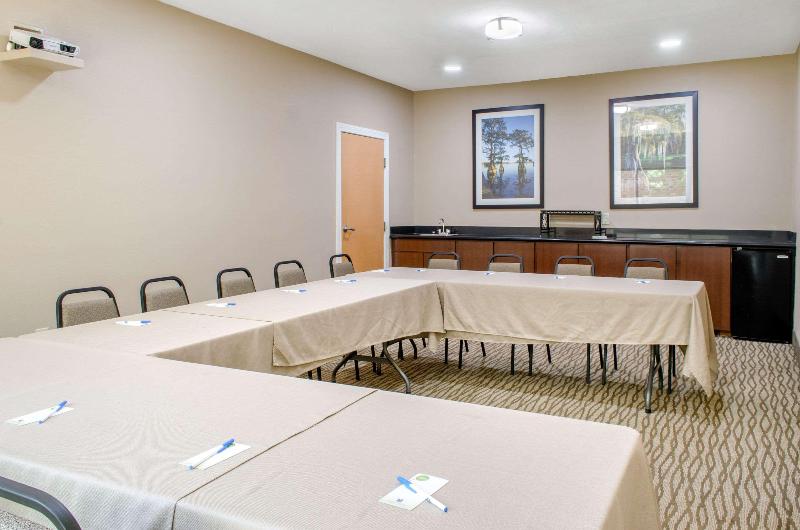 בית מלון כפרי Comfort Inn & Suites Covington   Mandeville