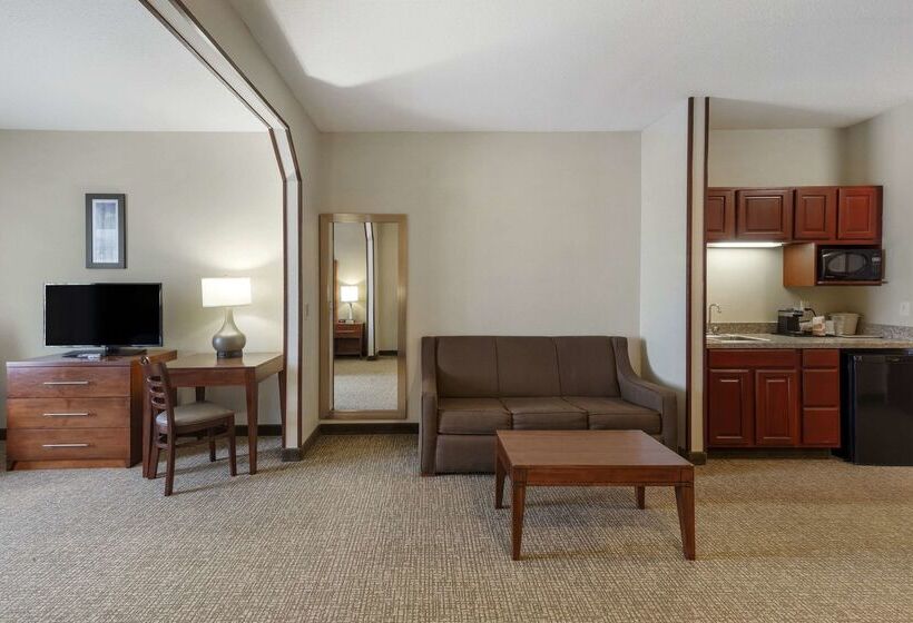 هتل Comfort Inn & Suites