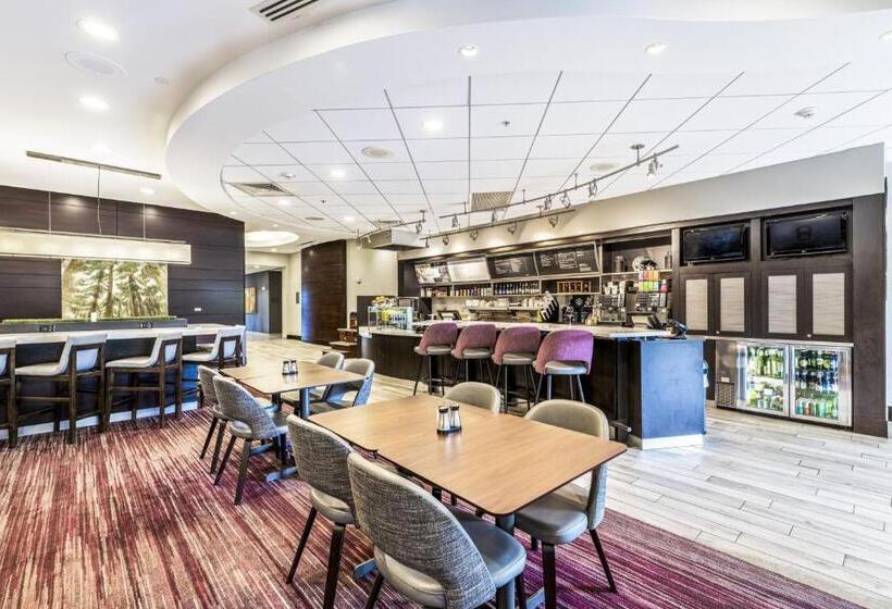 בית מלון כפרי Courtyard By Marriott Boston Waltham