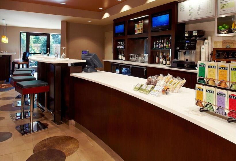 فندق Courtyard By Marriott Buffalo Amherst/university