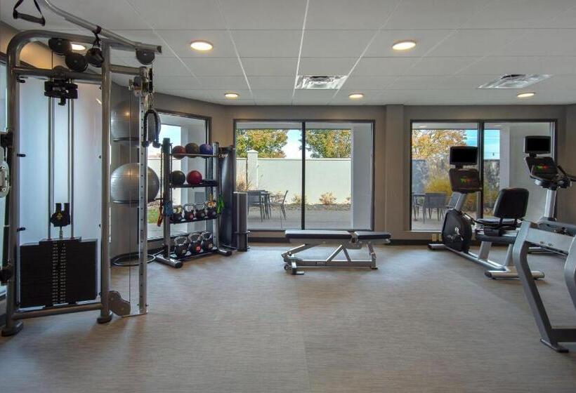 هتل Courtyard By Marriott Cincinnati Airport