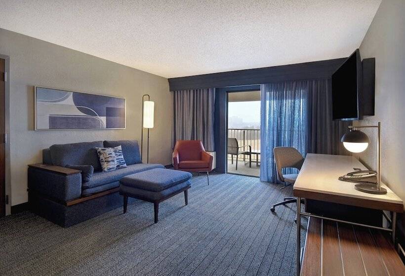 هتل Courtyard By Marriott Cincinnati Airport
