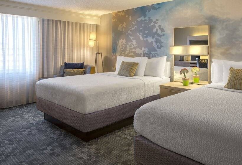 هتل Courtyard Cleveland Airport South