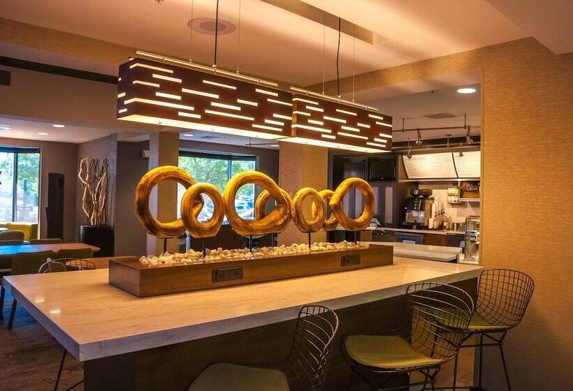 هتل Courtyard By Marriott Colorado Springs South