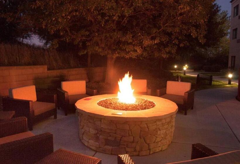 هتل Courtyard By Marriott Colorado Springs South