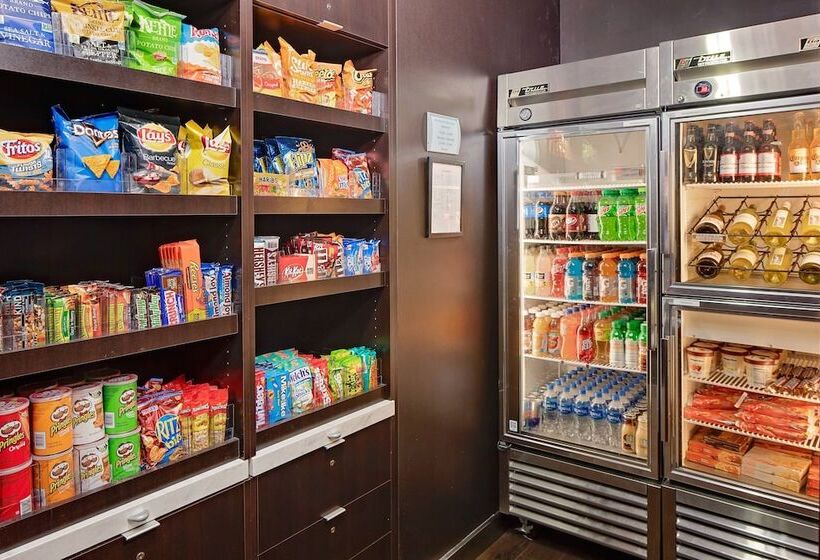 هتل Courtyard Dallas Addison Quorum Drive