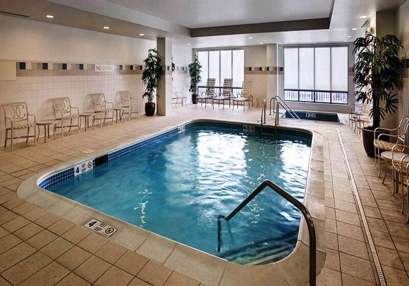 هتل Courtyard By Marriott Saratoga Springs