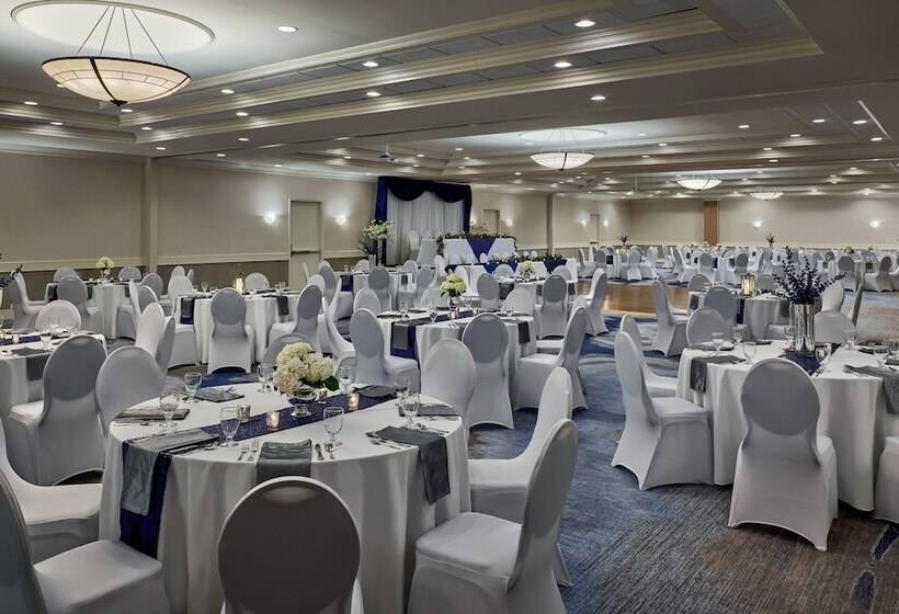 Delta Hotels By Marriott Muskegon Convention Center