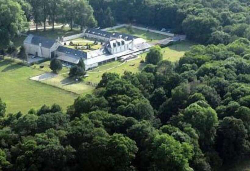 فندق Domaine De Barive