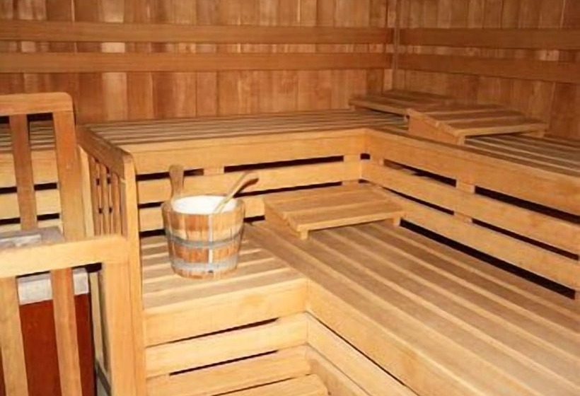 فندق Domaine De Barive