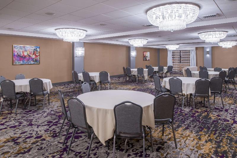 فندق Doubletree By Hilton Utica