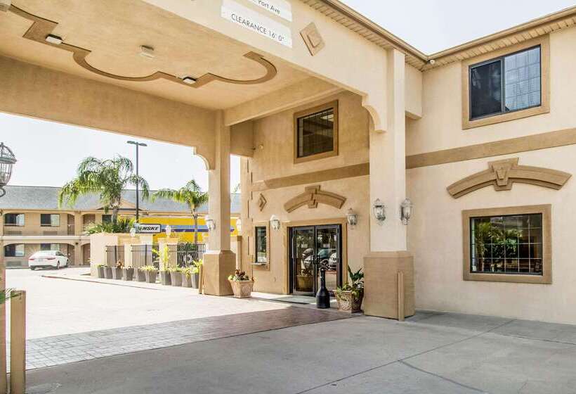 هتل Econo Lodge Inn & Suites Corpus Christi