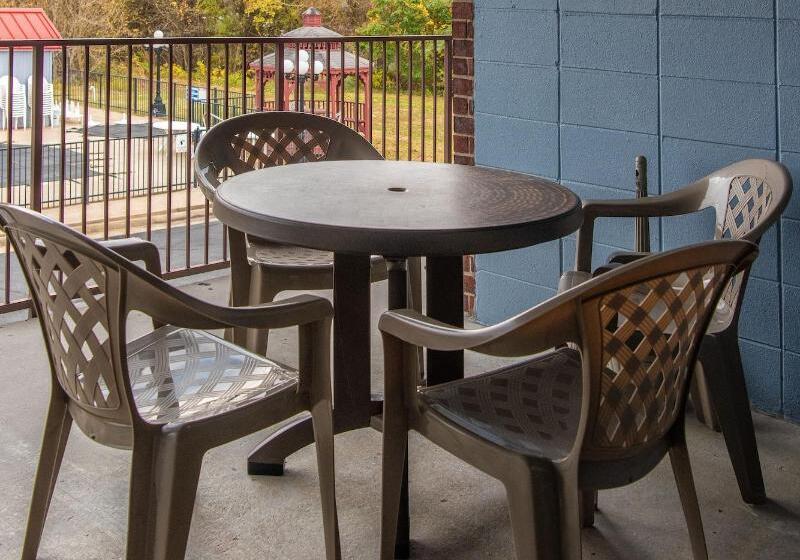 هتل Express Inn Eureka Springs