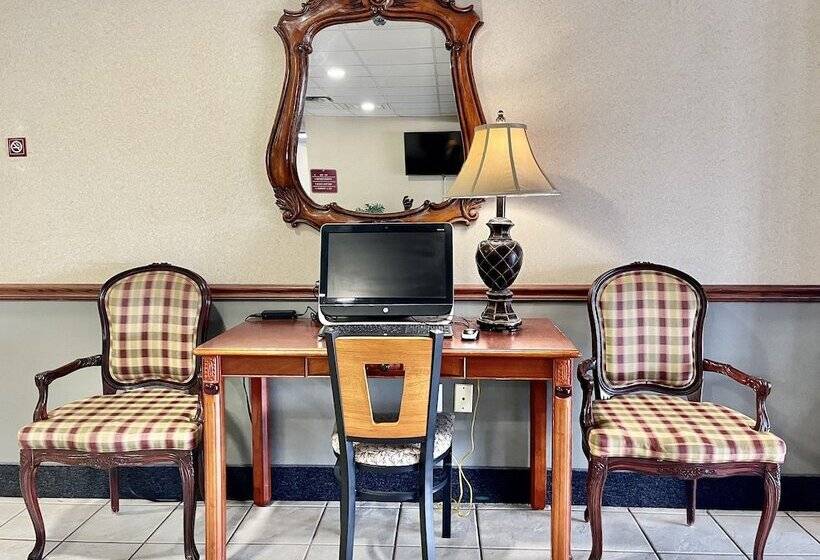هتل Fairbridge Inn & Suites Cleburne