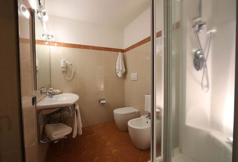 هتل Grande Albergo Maugeri