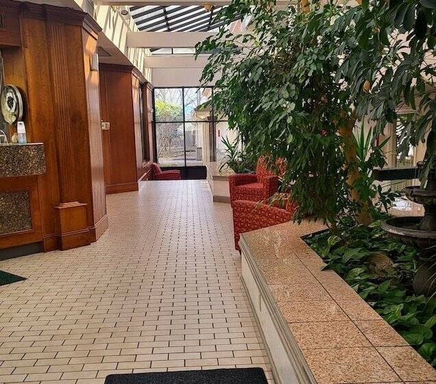 فندق Greeneville Inn And Suites