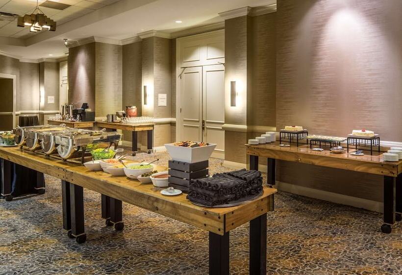 هتل Hilton Alexandria Old Town