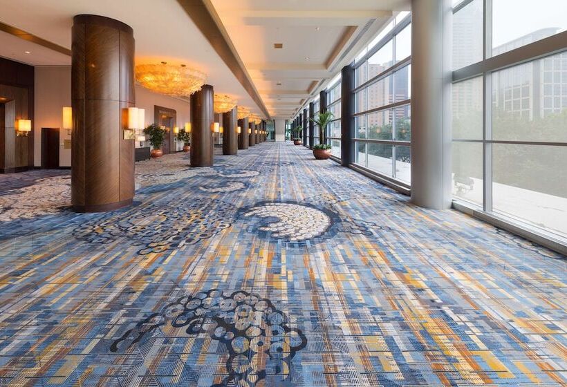 هتل Hilton Americashouston