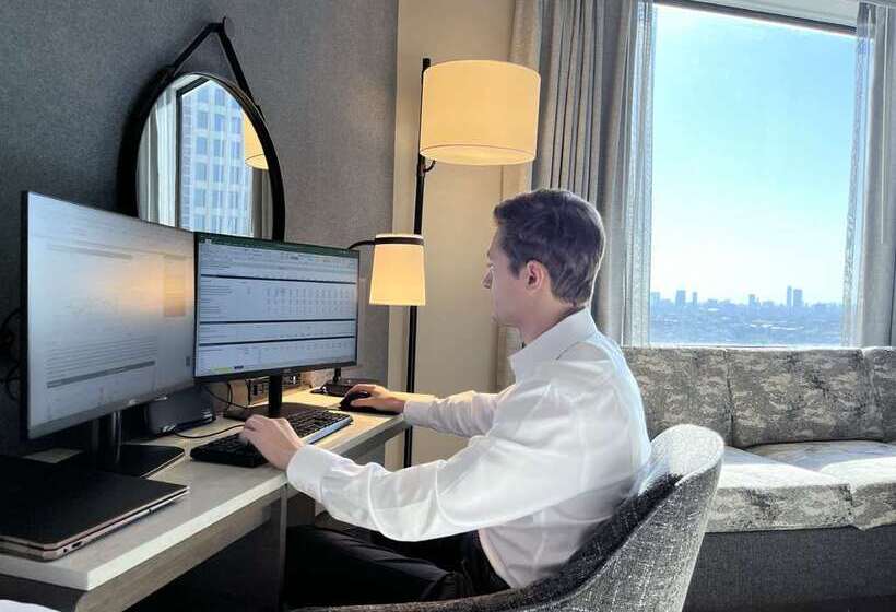 هتل Hilton Americashouston