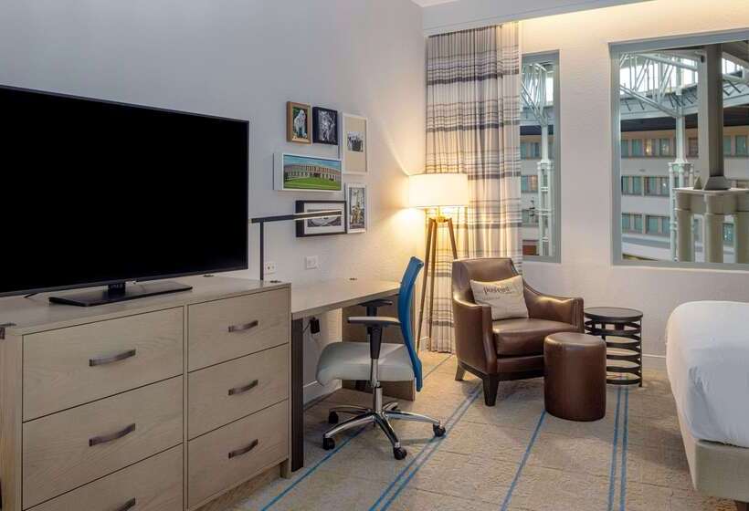 هتل Hilton Austin Airport