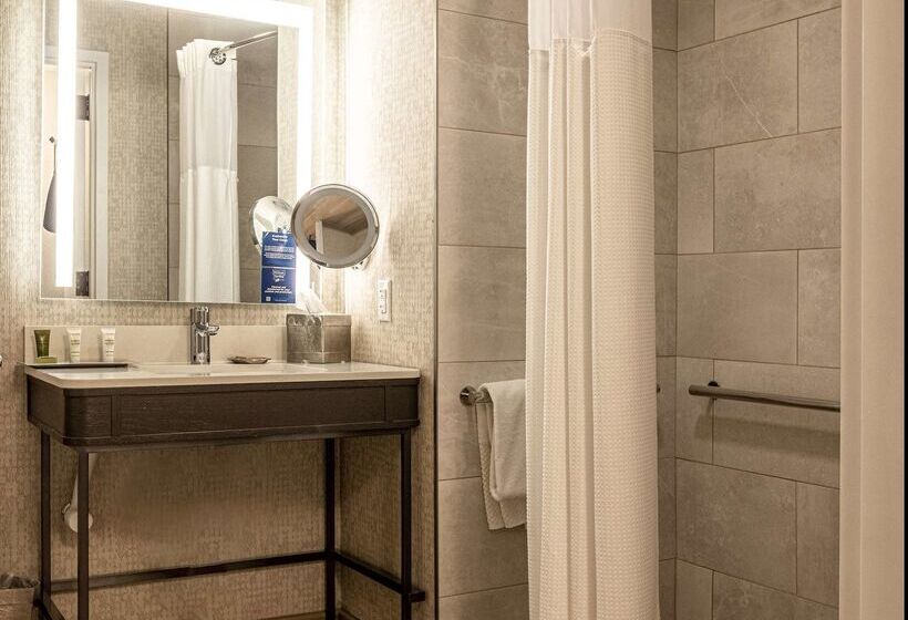 هتل Hilton Austin Airport