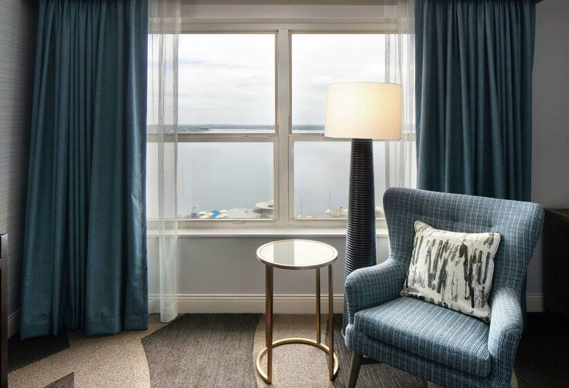 هتل Hilton Madison Monona Terrace