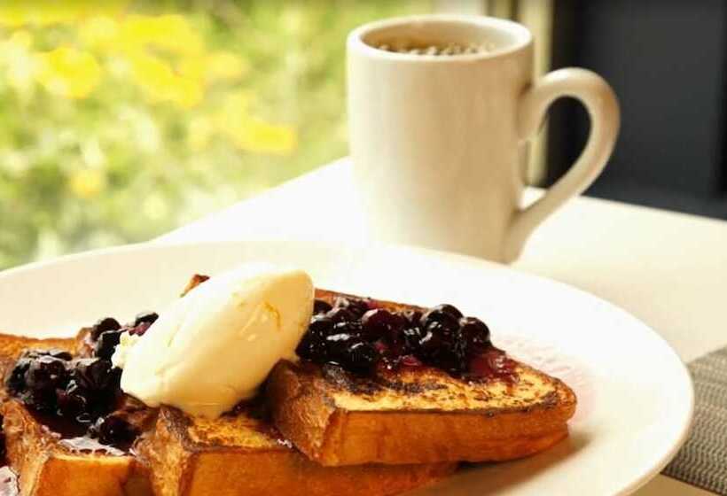 هتل Hilton Madison Monona Terrace