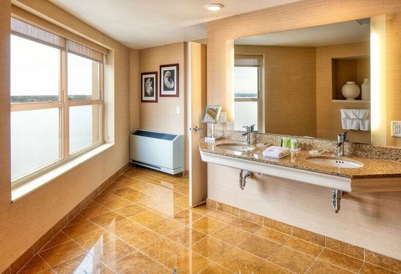 هتل Hilton Madison Monona Terrace