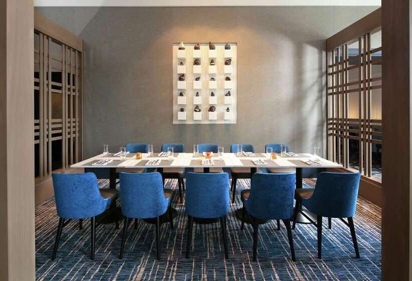 هتل Hilton Madison Monona Terrace