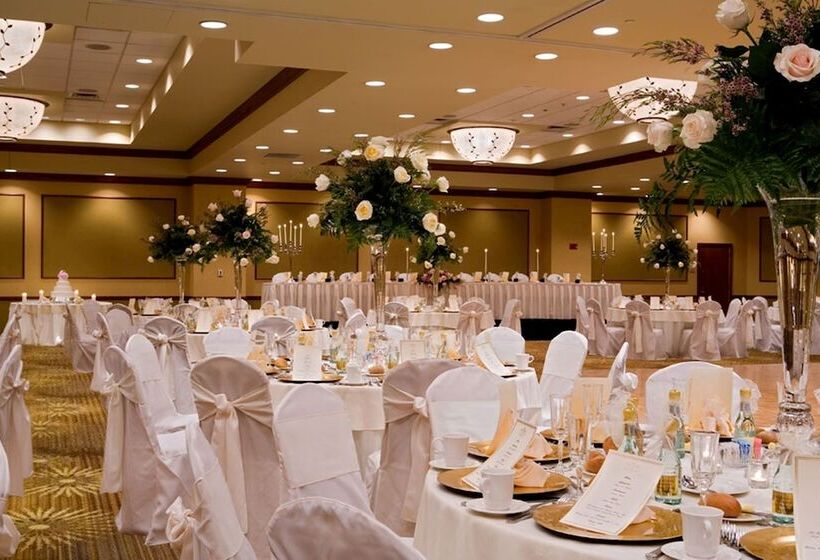 בית מלון כפרי Hilton Scranton & Conference Center