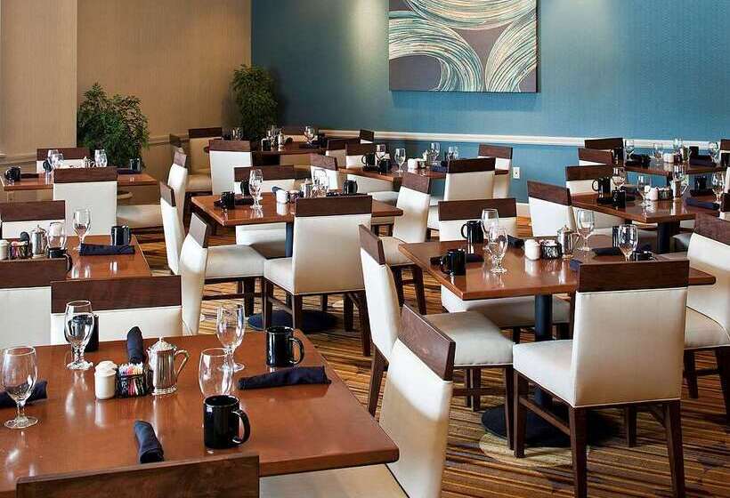 בית מלון כפרי Hilton Scranton & Conference Center