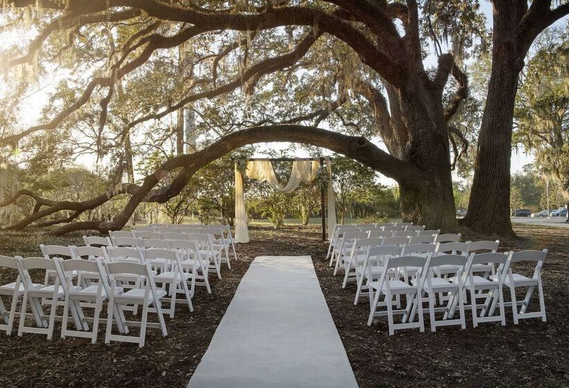 هتل Hilton University Of Florida Conference Center Gainesville