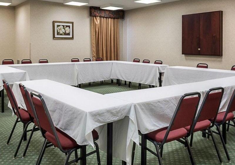 בית מלון כפרי Holiday Inn Express   Gloucester, An Ihg