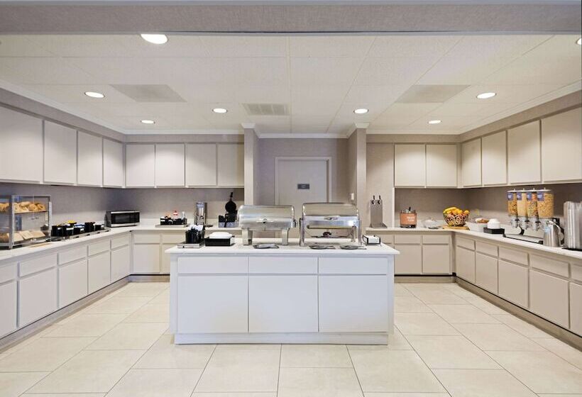 هتل Homewood Suites By Hilton Columbia