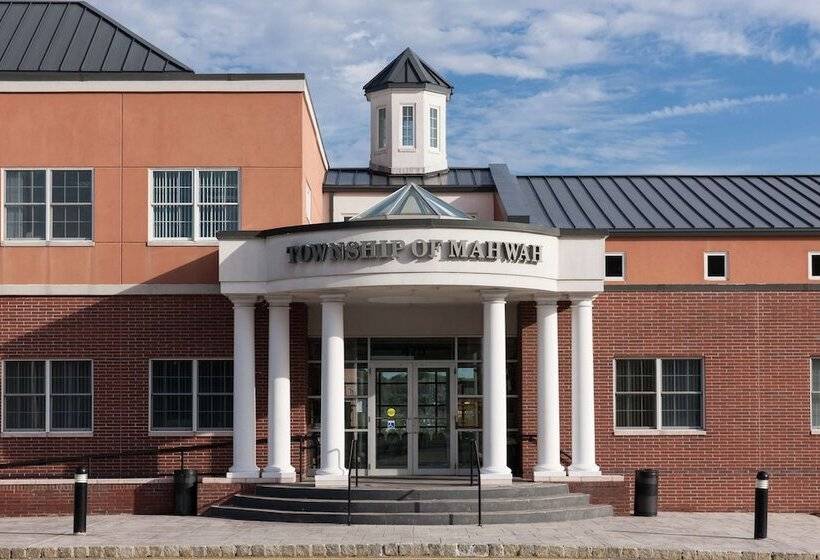 فندق Homewood Suites By Hilton Mahwah