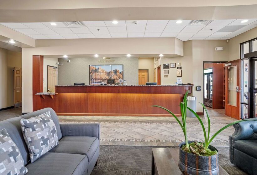 هتل Elevation Inn & Suites, Trademark Collection By Wyndham